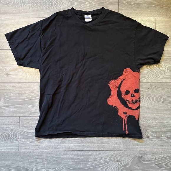 2008 Gears of War 2 Release Promo Gamestop Shirt - Picture 1 of 4